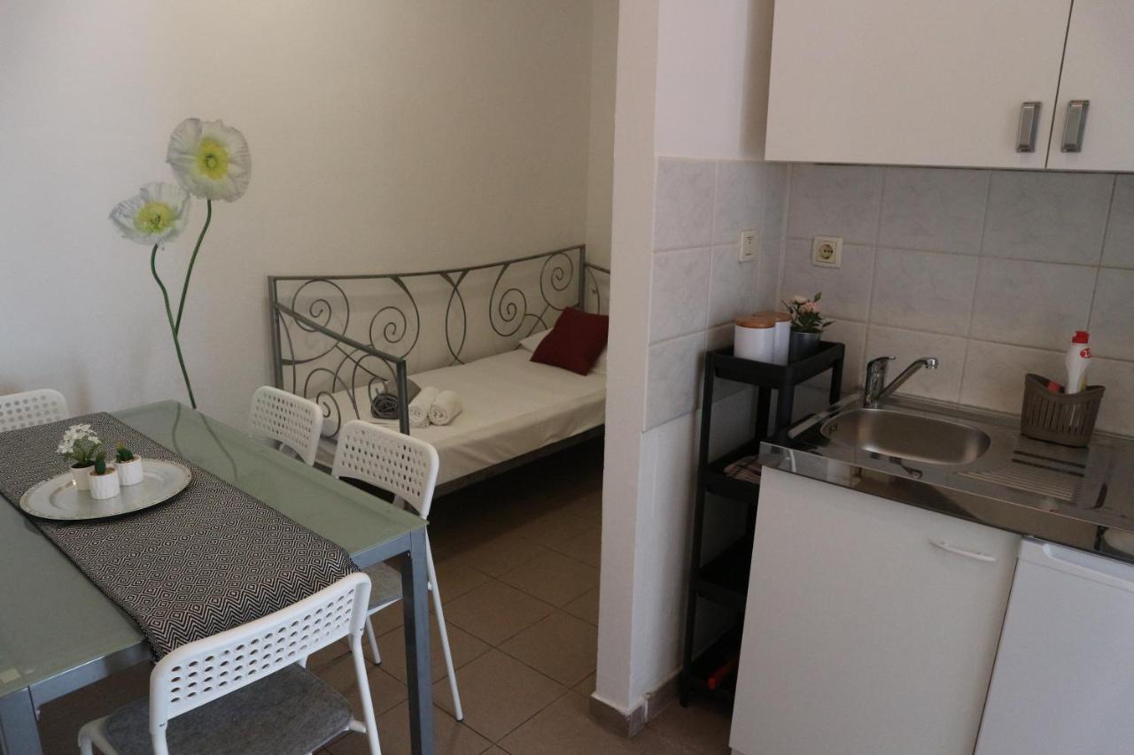 Apartments Joko Омиш Экстерьер фото
